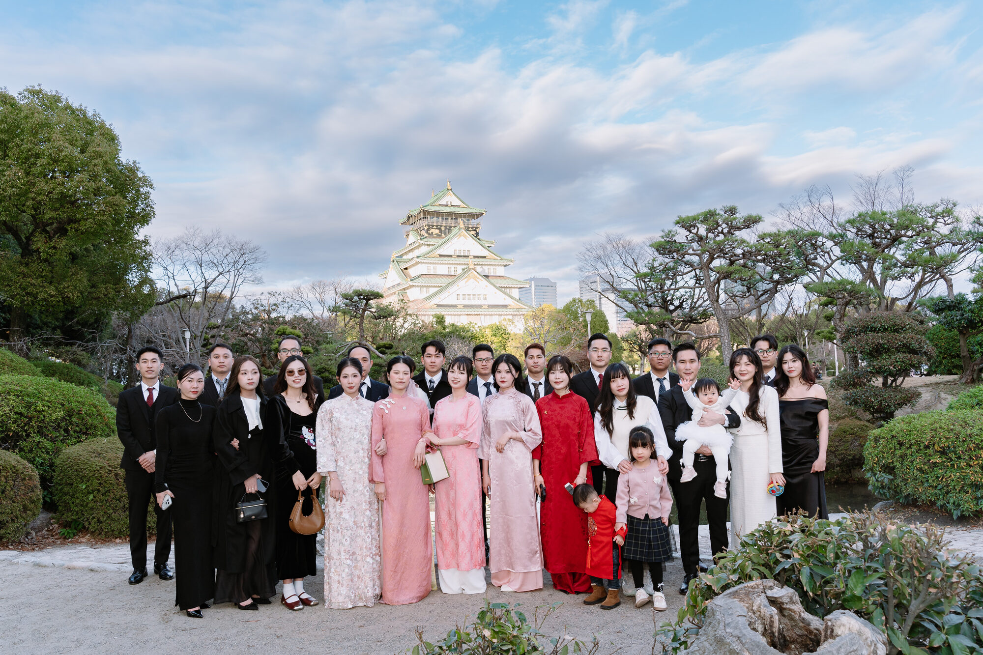 88+ GROUP チームメンバー（大阪城にて）